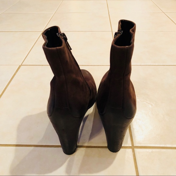 Ecco Booties - Picture 2 of 3